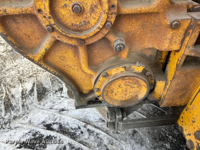 image for item DW4994 1990 John Deere 550G dozer