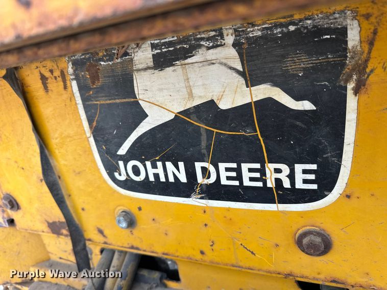 image for item DW4994 1990 John Deere 550G dozer