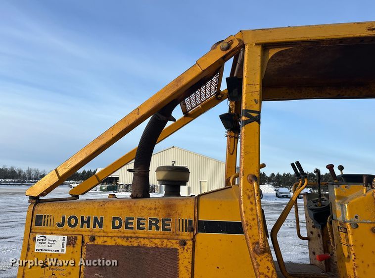 image for item DW4994 1990 John Deere 550G dozer