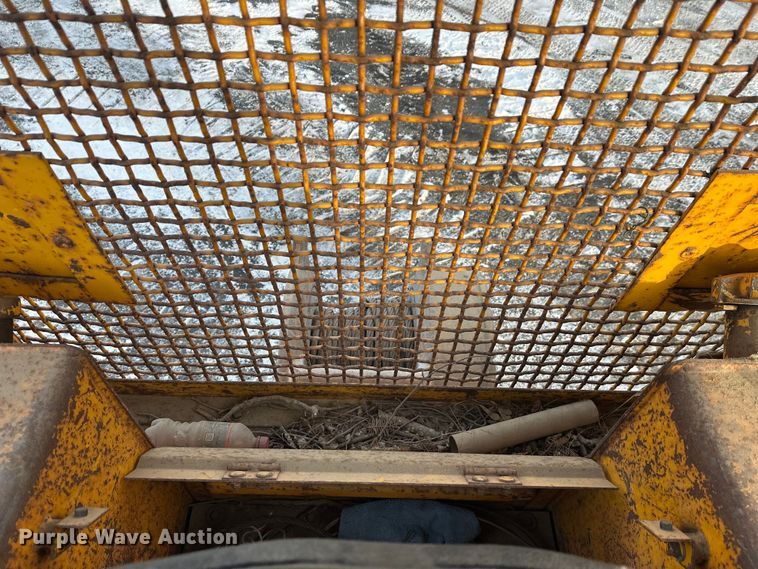 image for item DW4994 1990 John Deere 550G dozer