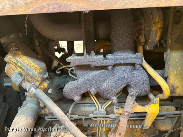 image for item DW4994 1990 John Deere 550G dozer