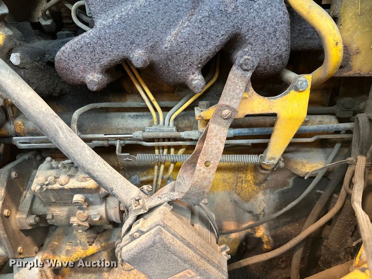 image for item DW4994 1990 John Deere 550G dozer