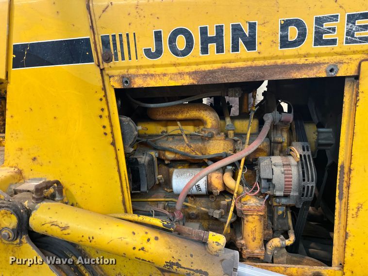 image for item DW4994 1990 John Deere 550G dozer