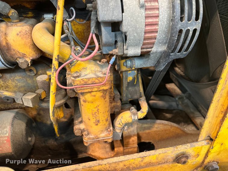 image for item DW4994 1990 John Deere 550G dozer