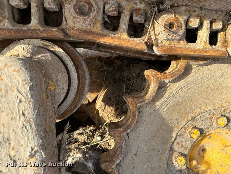 image for item DW4994 1990 John Deere 550G dozer