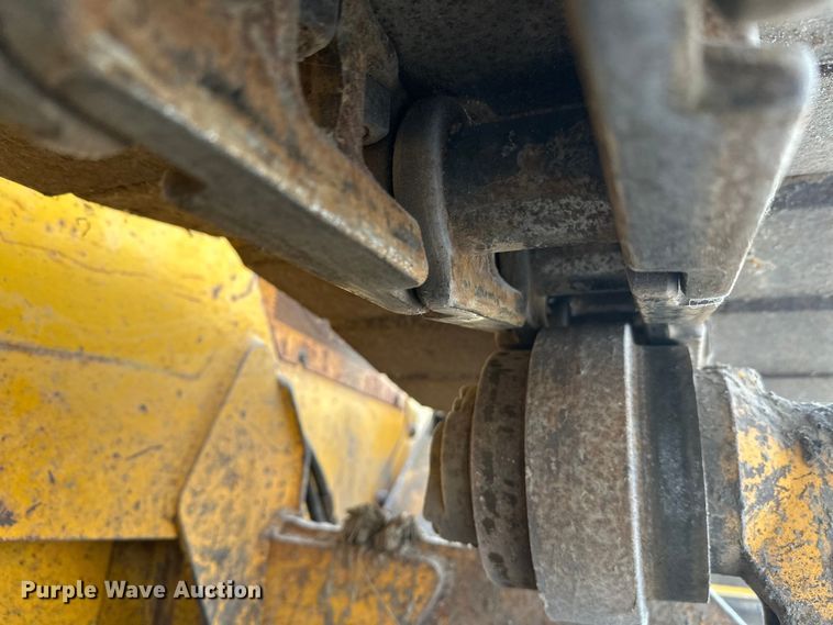 image for item DW4994 1990 John Deere 550G dozer