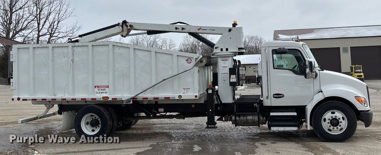 image for item DW7481 2025 Kenworth T600 grapple truck