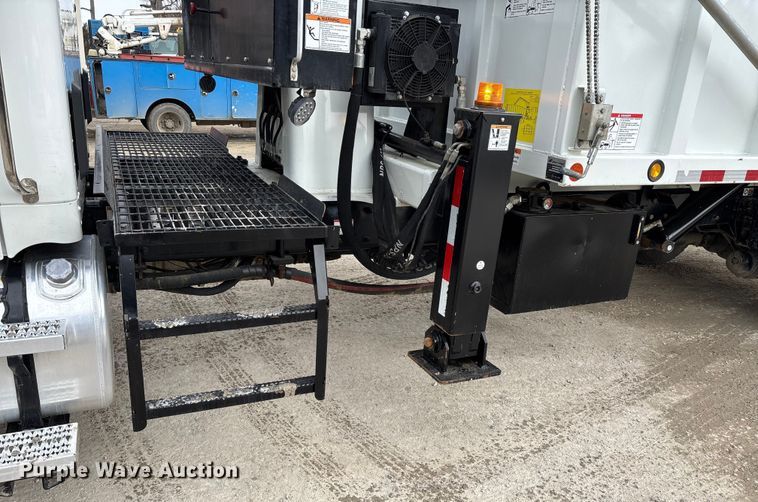 image for item DW7481 2025 Kenworth T600 grapple truck