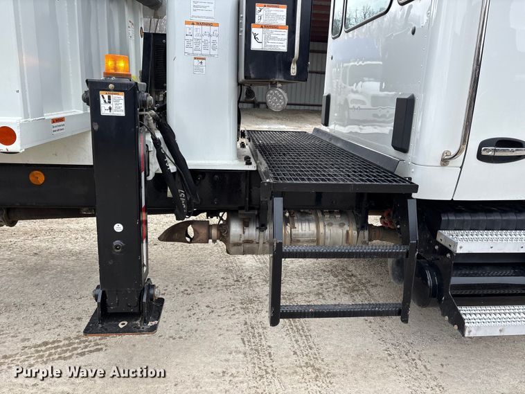 image for item DW7481 2025 Kenworth T600 grapple truck