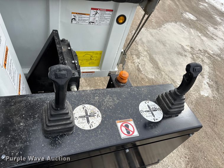 image for item DW7481 2025 Kenworth T600 grapple truck