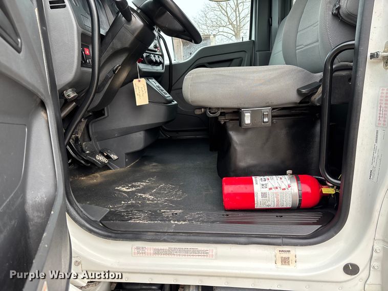 image for item DW7481 2025 Kenworth T600 grapple truck