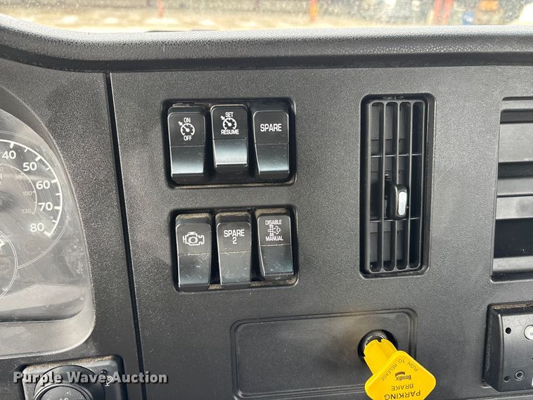 image for item DW7481 2025 Kenworth T600 grapple truck