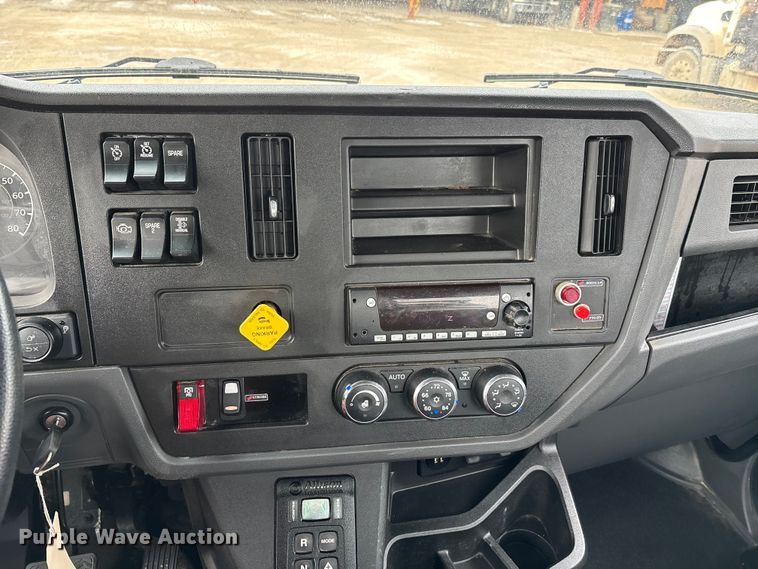 image for item DW7481 2025 Kenworth T600 grapple truck