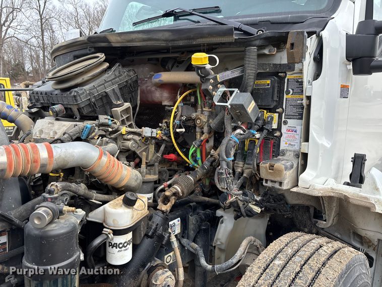 image for item DW7481 2025 Kenworth T600 grapple truck