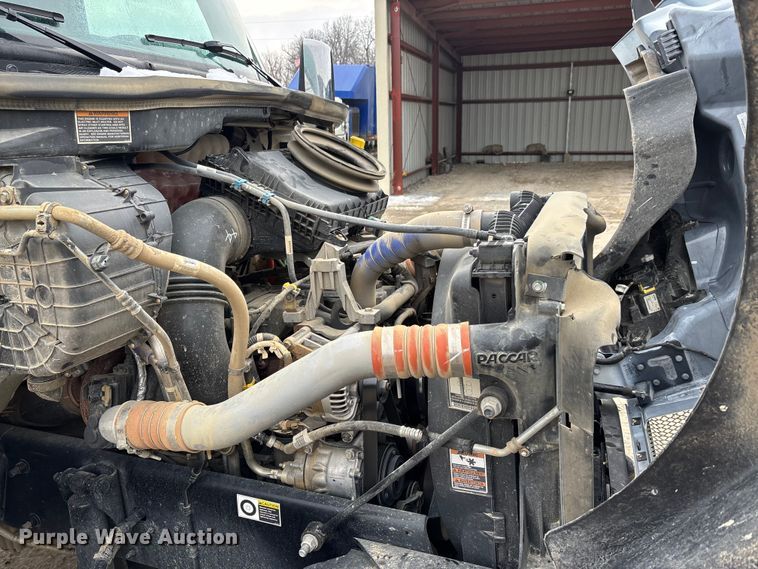 image for item DW7481 2025 Kenworth T600 grapple truck