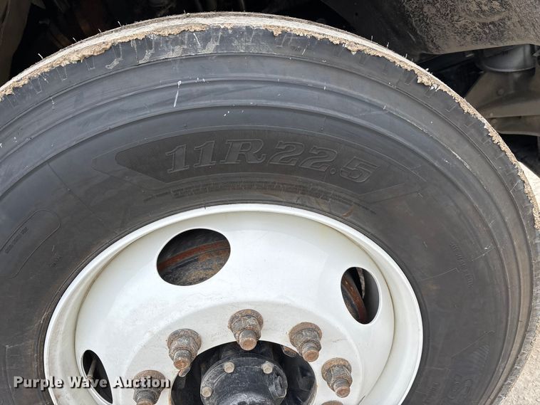 image for item DW7481 2025 Kenworth T600 grapple truck