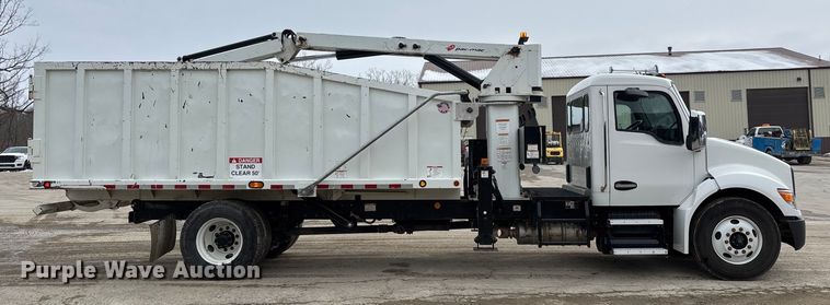 image for item DW7482 2025 Kenworth T600 grapple truck