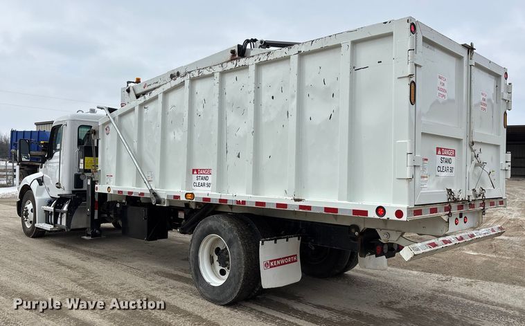 image for item DW7482 2025 Kenworth T600 grapple truck