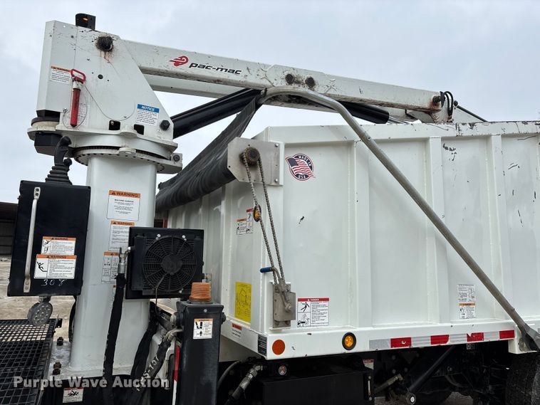 image for item DW7482 2025 Kenworth T600 grapple truck