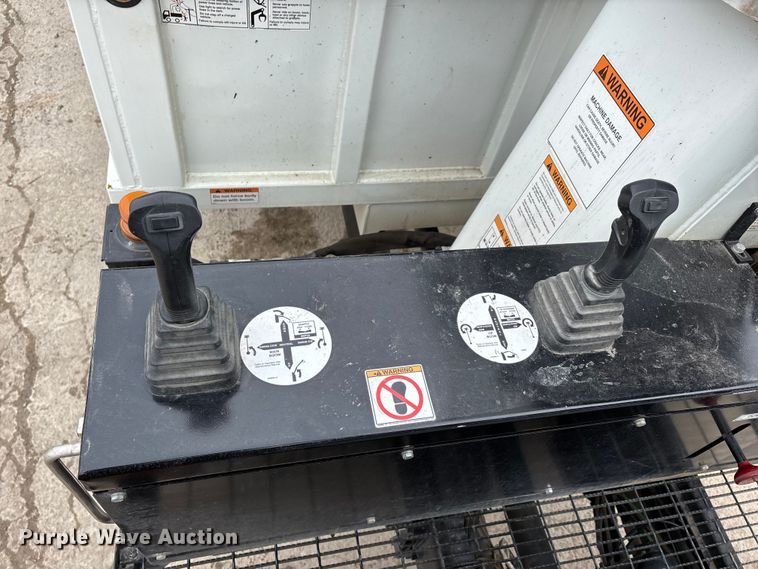 image for item DW7482 2025 Kenworth T600 grapple truck