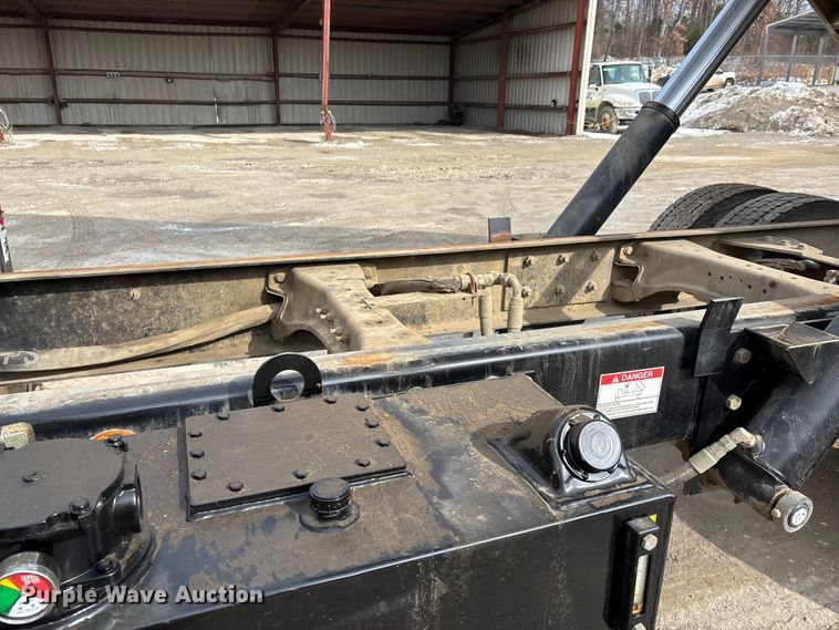 image for item DW7482 2025 Kenworth T600 grapple truck