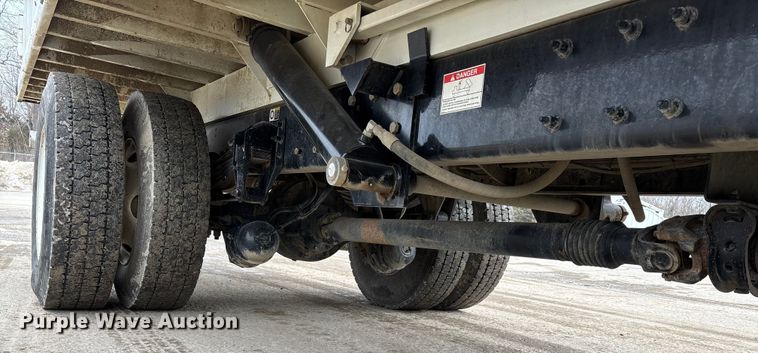 image for item DW7482 2025 Kenworth T600 grapple truck