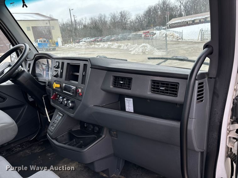 image for item DW7482 2025 Kenworth T600 grapple truck