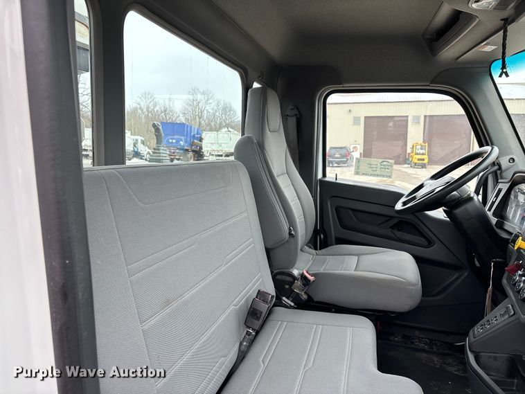 image for item DW7482 2025 Kenworth T600 grapple truck