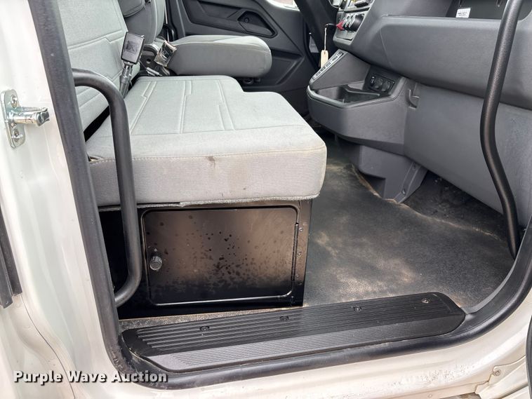 image for item DW7482 2025 Kenworth T600 grapple truck