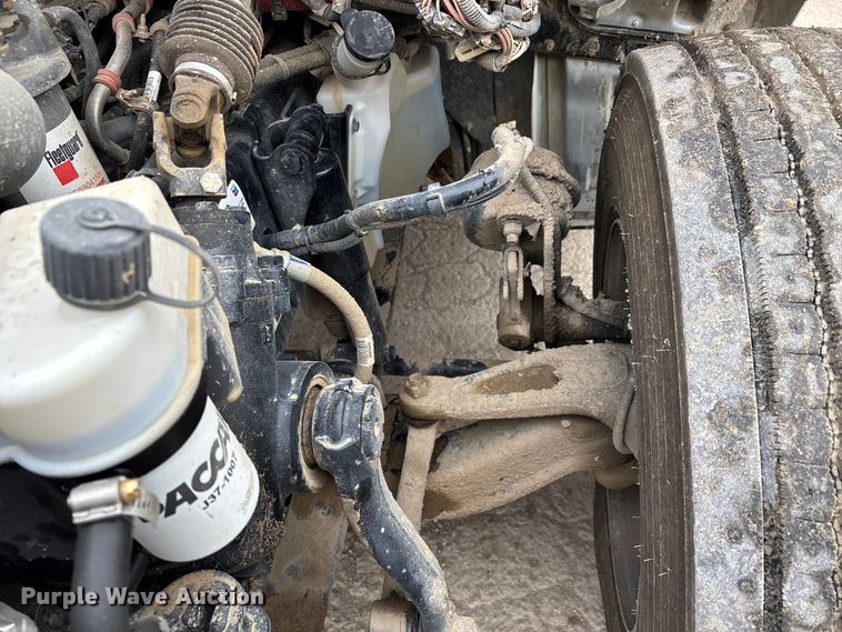 image for item DW7482 2025 Kenworth T600 grapple truck