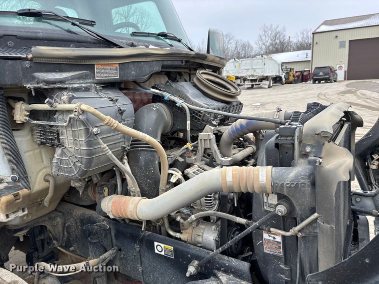 image for item DW7482 2025 Kenworth T600 grapple truck