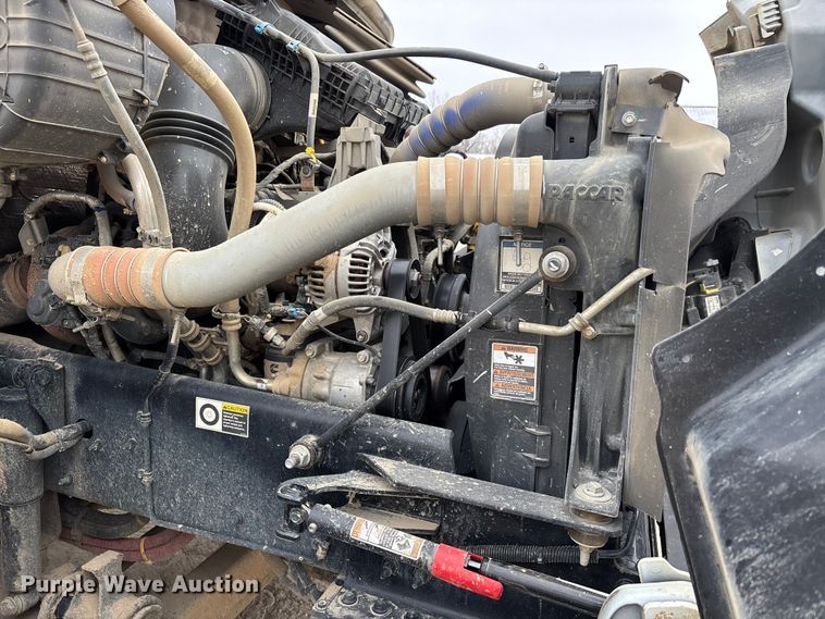 image for item DW7482 2025 Kenworth T600 grapple truck