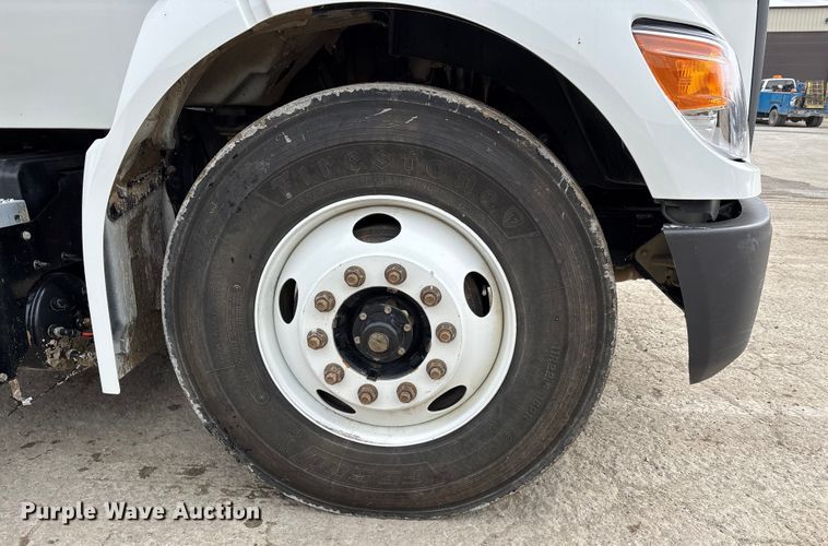 image for item DW7482 2025 Kenworth T600 grapple truck