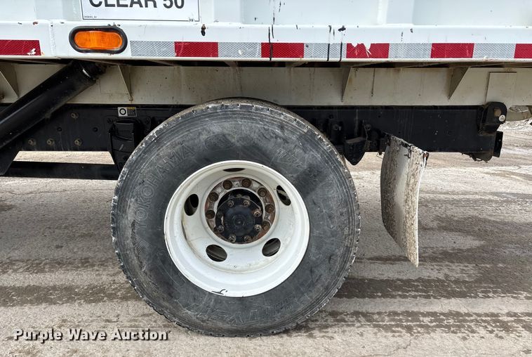 image for item DW7482 2025 Kenworth T600 grapple truck