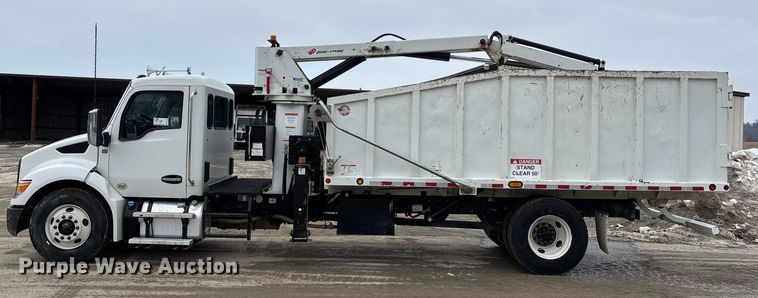 image for item DW7484 2025 Kenworth T600 grapple truck