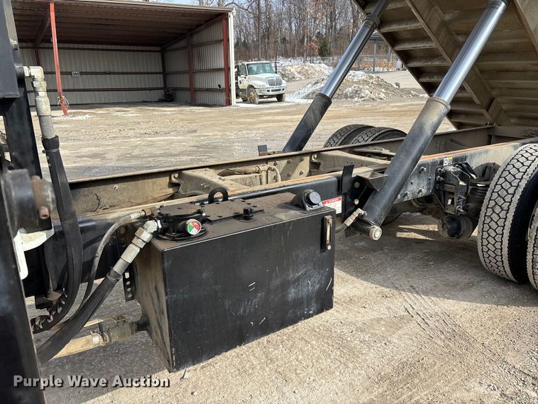 image for item DW7484 2025 Kenworth T600 grapple truck