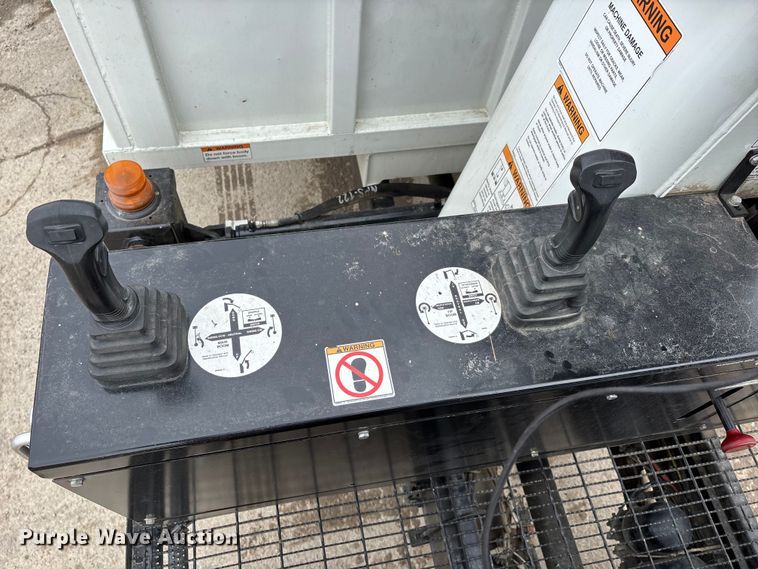 image for item DW7484 2025 Kenworth T600 grapple truck