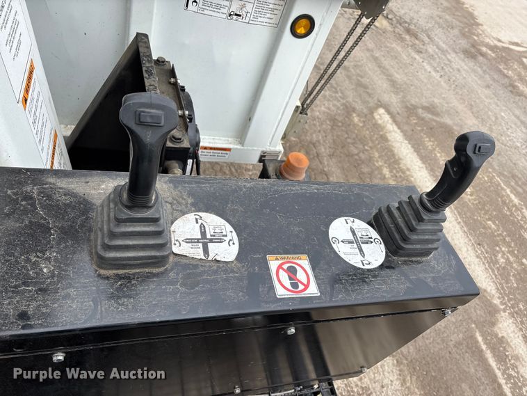 image for item DW7484 2025 Kenworth T600 grapple truck