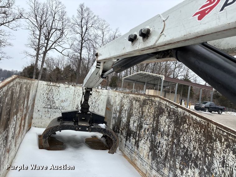 image for item DW7484 2025 Kenworth T600 grapple truck