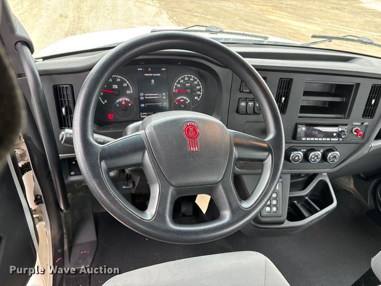 image for item DW7484 2025 Kenworth T600 grapple truck