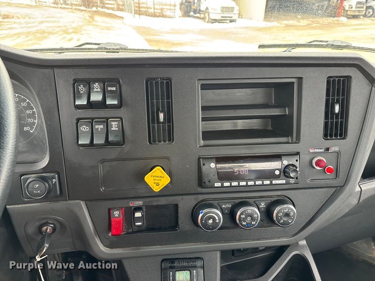 image for item DW7484 2025 Kenworth T600 grapple truck