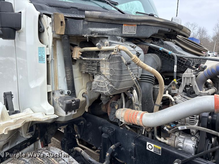 image for item DW7484 2025 Kenworth T600 grapple truck