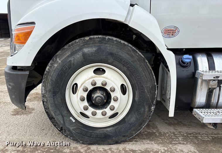 image for item DW7484 2025 Kenworth T600 grapple truck