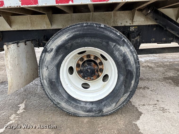 image for item DW7484 2025 Kenworth T600 grapple truck