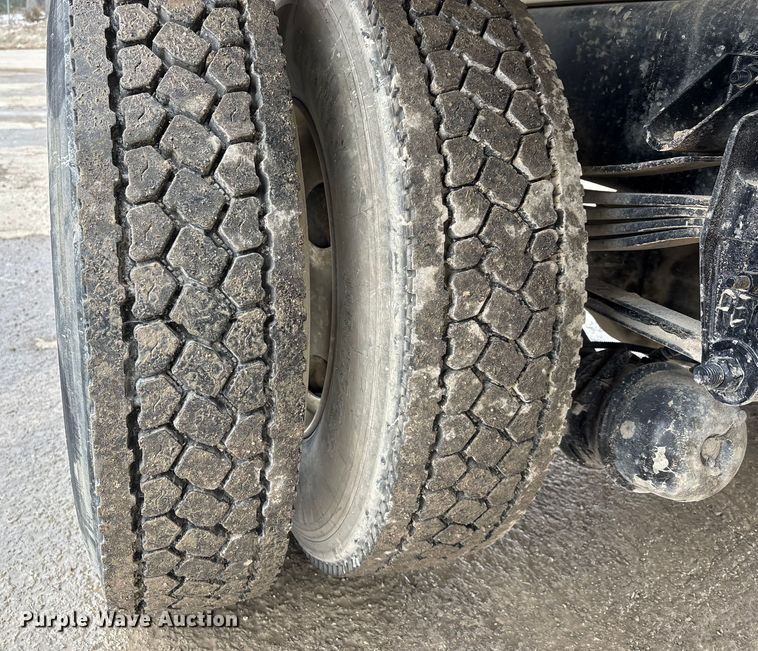 image for item DW7484 2025 Kenworth T600 grapple truck