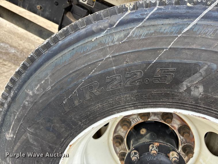 image for item DW7484 2025 Kenworth T600 grapple truck