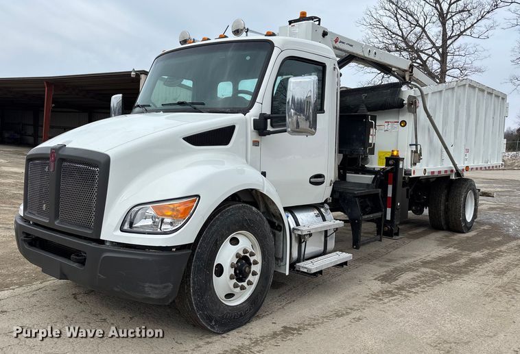 image for item DW7485 2025 Kenworth T600 grapple truck