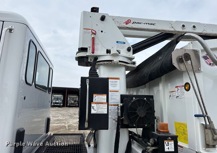 image for item DW7485 2025 Kenworth T600 grapple truck