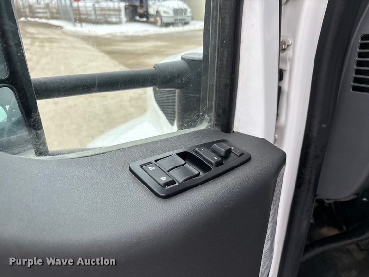 image for item DW7485 2025 Kenworth T600 grapple truck