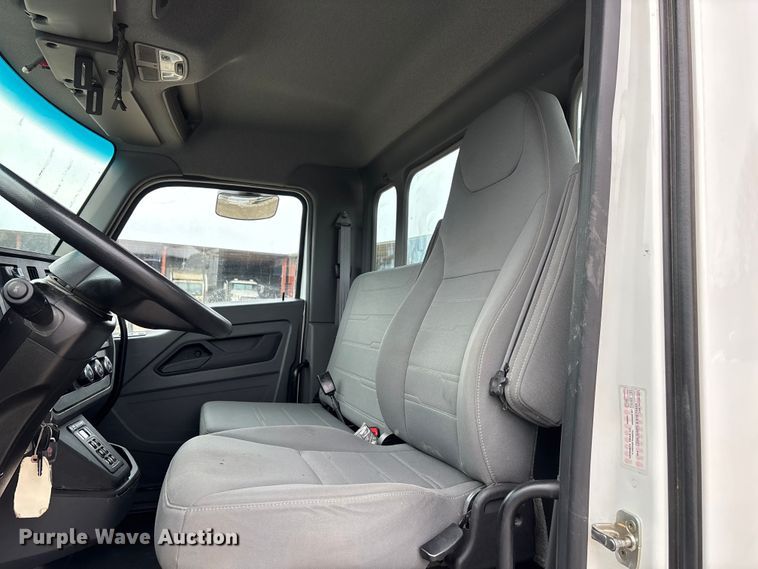 image for item DW7485 2025 Kenworth T600 grapple truck